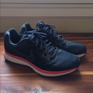 Nike Air Zoom Pegasus 34, size 11. Barely worn.